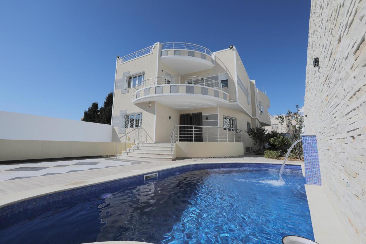 Magnifique Avec Piscine, Pour Vos ! *